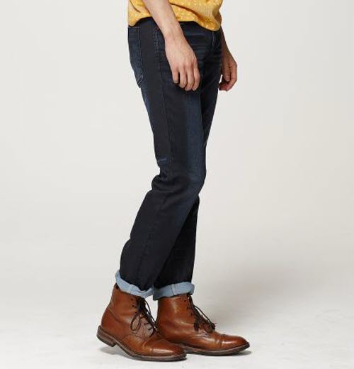 Quần jeans màu đen