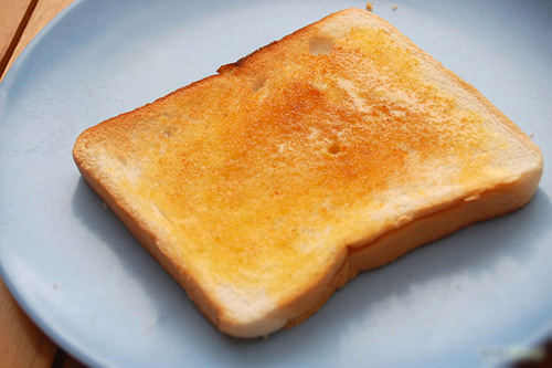 Cách ăn bánh mì một cách đơn giản mà ngon - 5