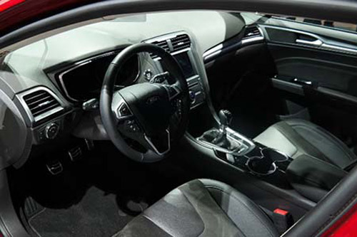 Đối thủ Camry gây sốc với động cơ 1.0 lít - 2